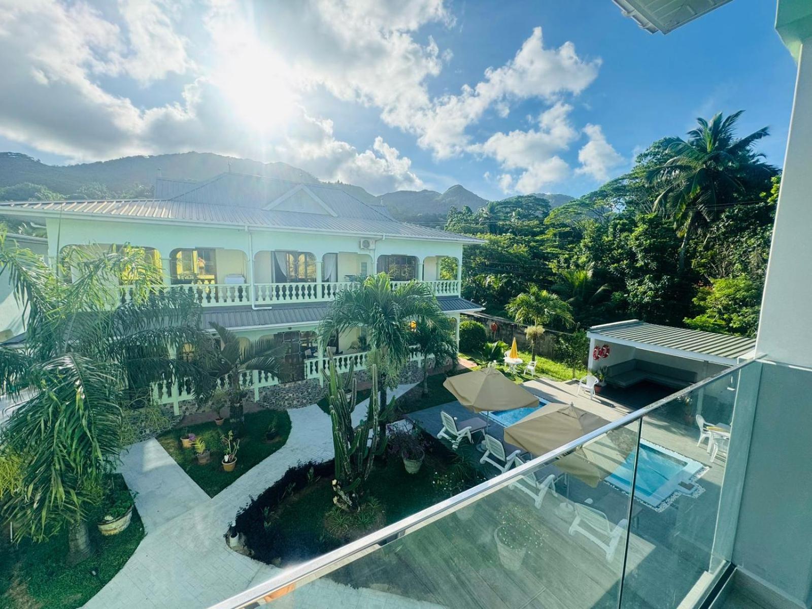Green Palm Self Catering Anse aux Pins Exterior photo