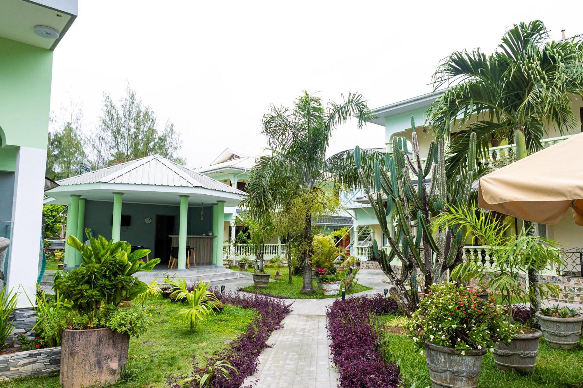 Green Palm Self Catering Anse aux Pins Exterior photo